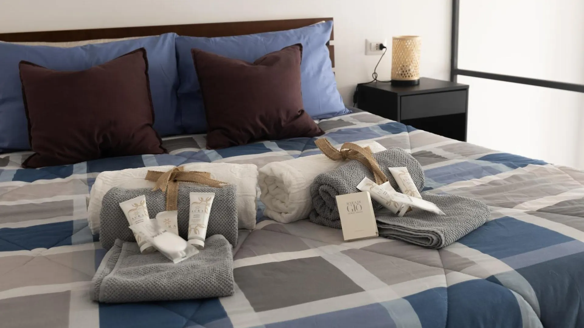Tatil Evi Ambrosia Home, Moderno Loft Tra Navigli E Bocconi Milano İtalya